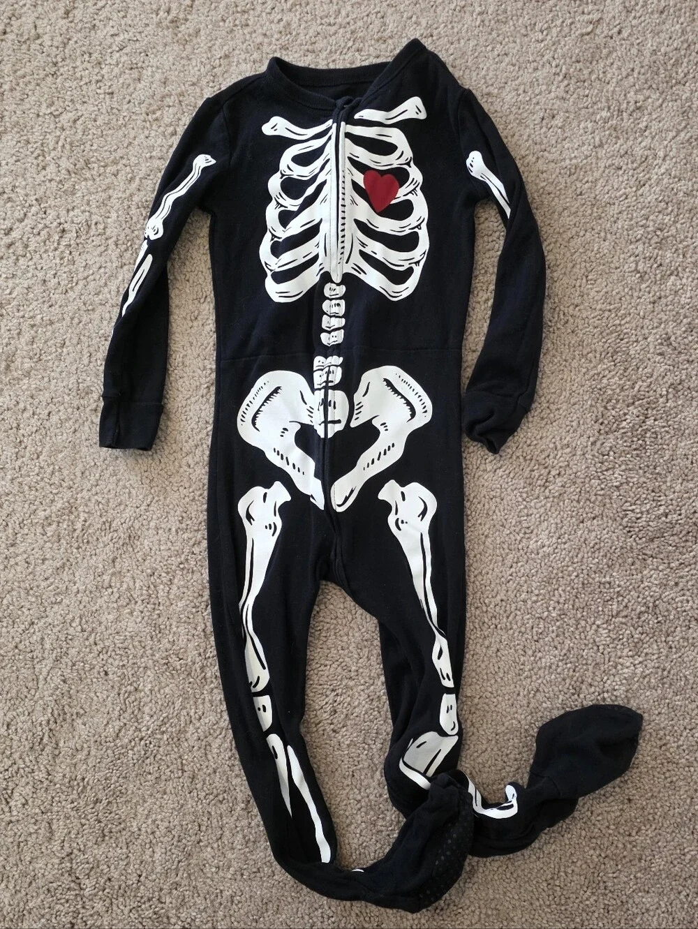 Old Navy Black Skeleton Footed Pajamas with Red Heart Halloween 4t